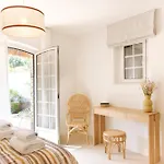Semesterbostad Lovely Luxury With Garden And Private Pool