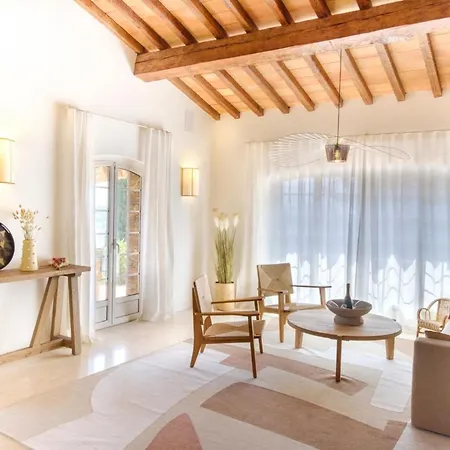 Lovely Luxury With Garden And Private Pool Prázdninový dům *