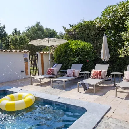 Lovely Luxury With Garden And Private Pool Prázdninový dům *