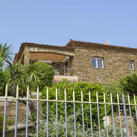 Semesterbostad Lovely Luxury With Garden And Private Pool